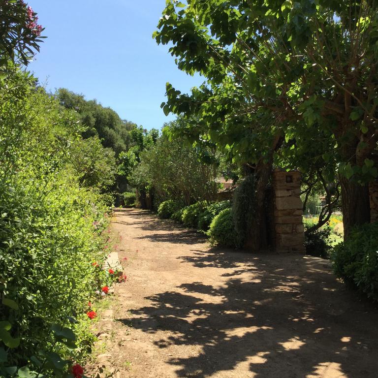 فندق Le Manoir De بورت كروس المظهر الخارجي الصورة