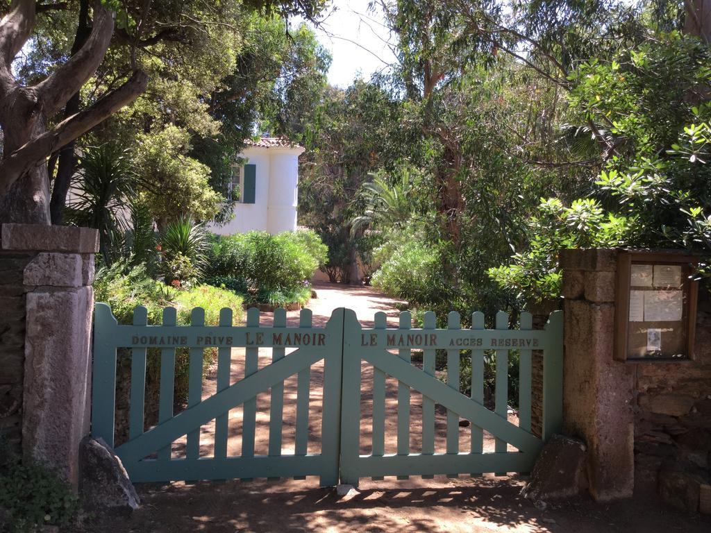 فندق Le Manoir De بورت كروس المظهر الخارجي الصورة