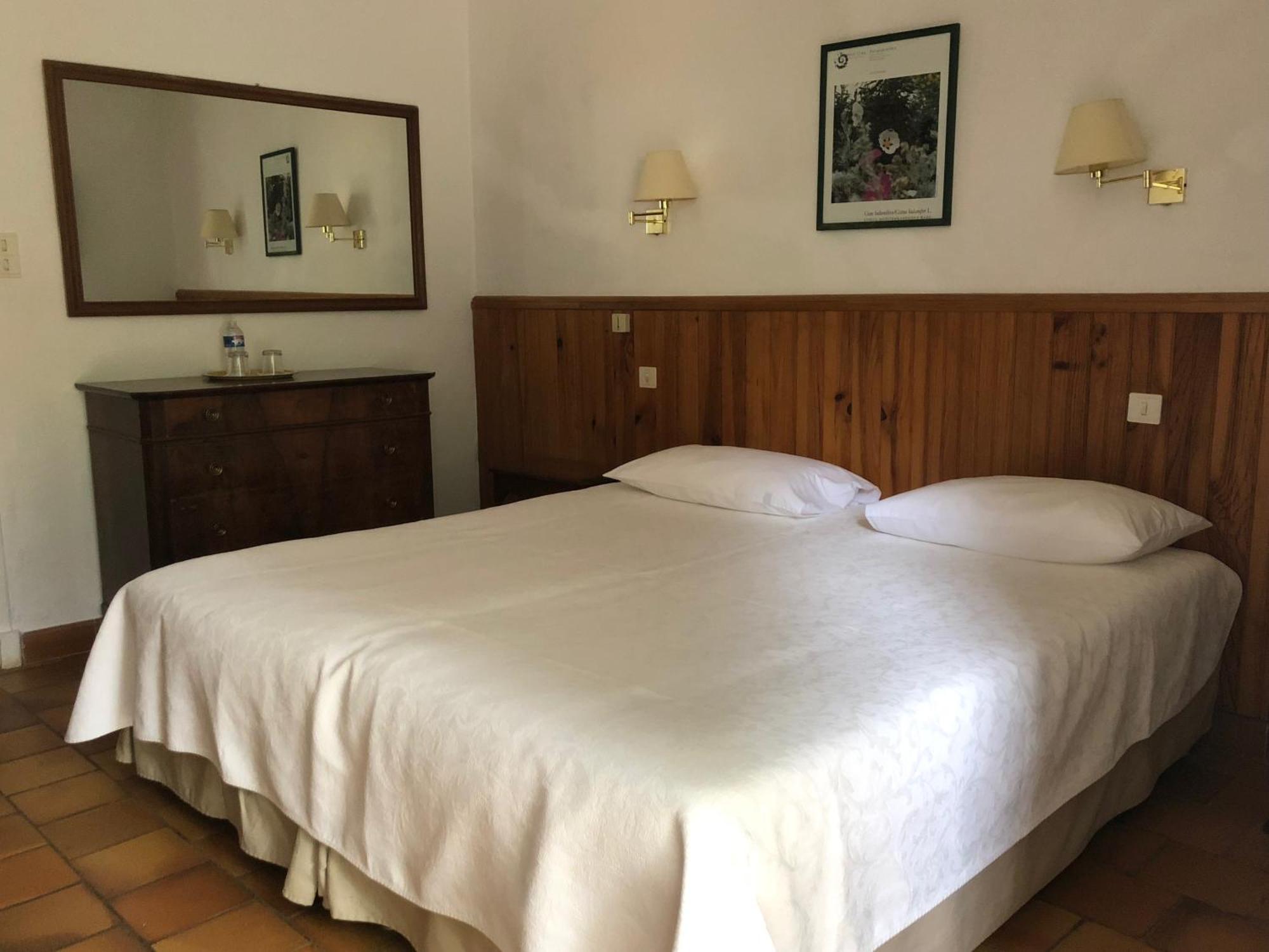 فندق Le Manoir De بورت كروس المظهر الخارجي الصورة