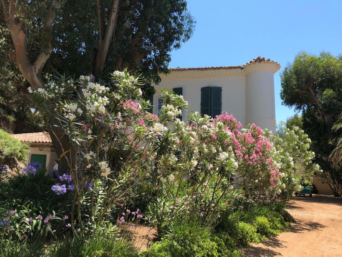 فندق Le Manoir De بورت كروس المظهر الخارجي الصورة